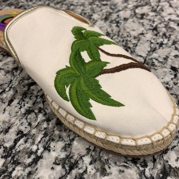 Circus by Sam Edelman Pineapple Palm Tree Slides 6 - Picture 5 of 5